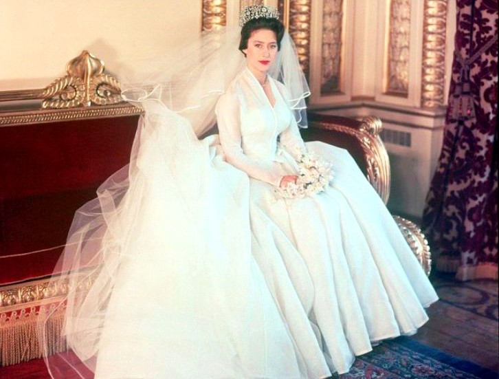 Точно из сказки: роскошные свадебные платья настоящих королев и принцесс