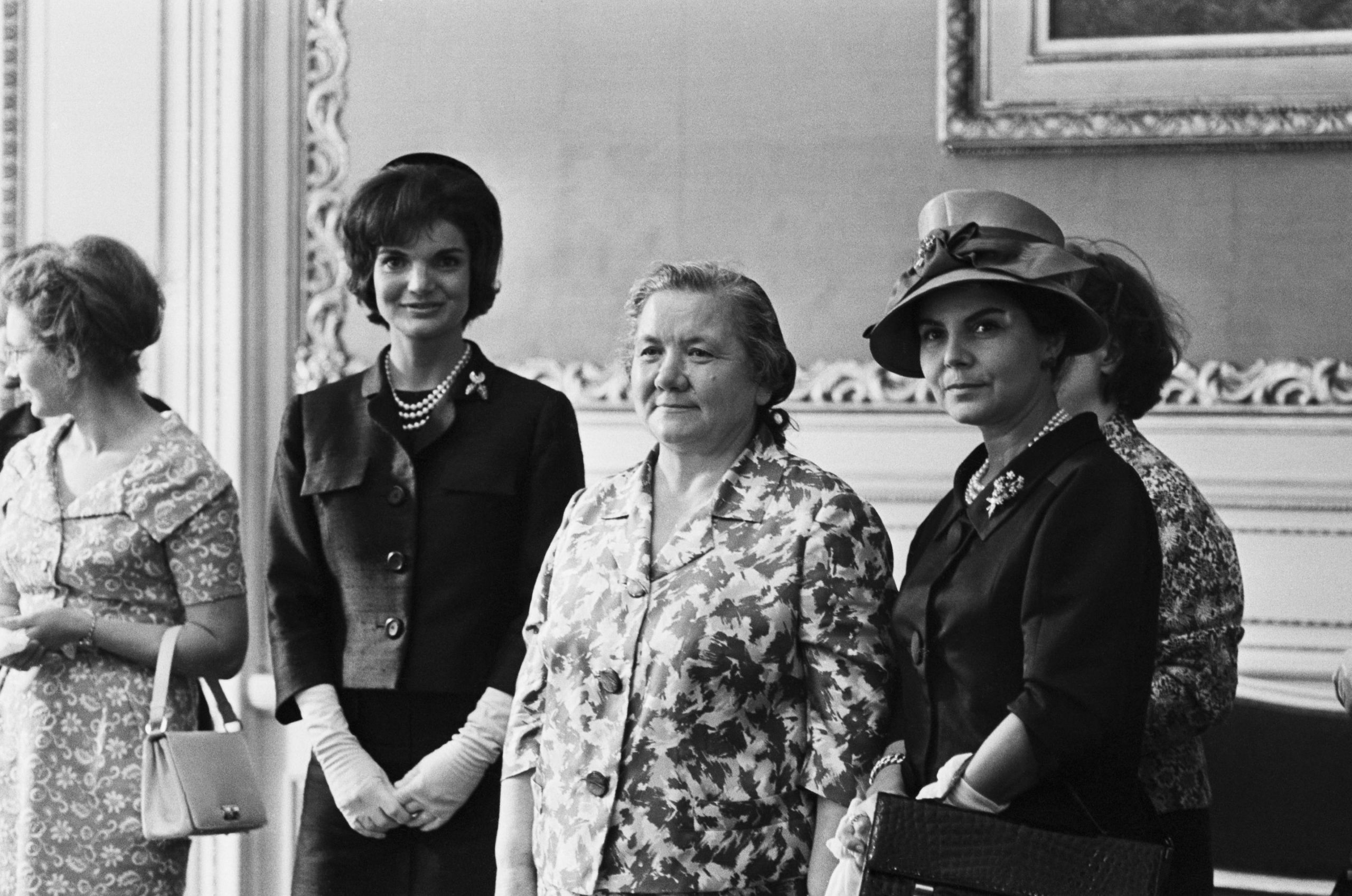 Нина Хрущева vs Джеки Кеннеди: почему «первая леди» СССР так нравилась американцам?