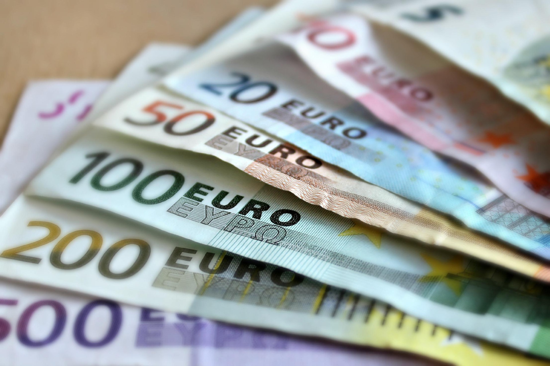 Официално: Няма да приемаме еврото от 1 януари 2024 година